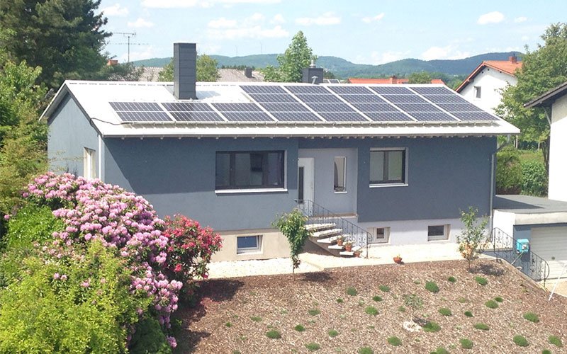 Photovoltaik Photovoltaik auf einem Wohnhaus in St. Wendel